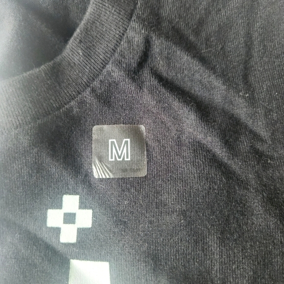 NWT Metal Gear Solid x Uniqlo UT Graphic T-shirt Tee Black Size Medium - Picture 12 of 12